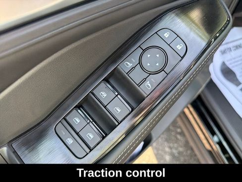 Used 2026 Nissan Rogue SV FWD image 14