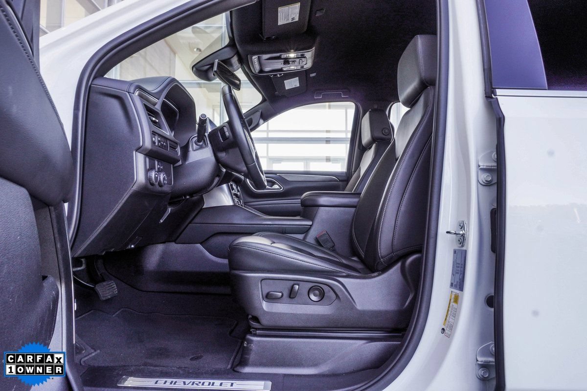 Used 2024 Chevrolet Suburban LT RWD image 16