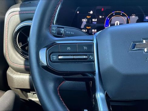 Used 2026 Chevrolet Colorado Z71 AWD/4WD image 12