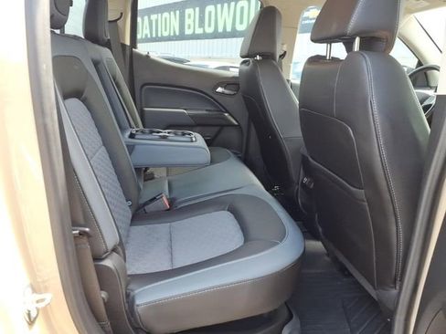 Used 2022 Chevrolet Colorado Z71 AWD/4WD image 17