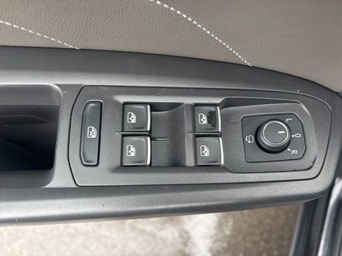 Used 2023 Volkswagen Atlas Cross Sport SEL Premium R-Line image 28