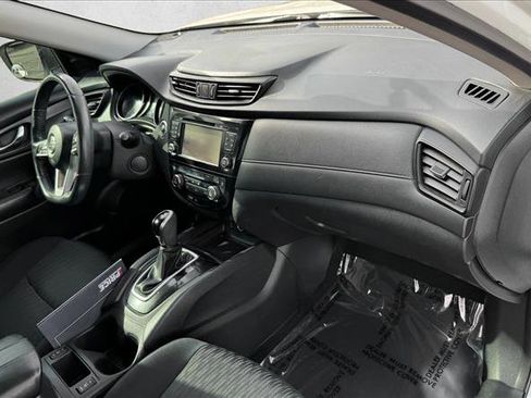 Used 2017 Nissan Rogue SV w/ SV Premium Package AWD/4WD image 20