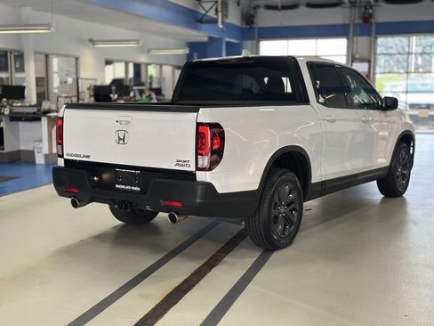 Used 2023 Honda Ridgeline Sport image 5