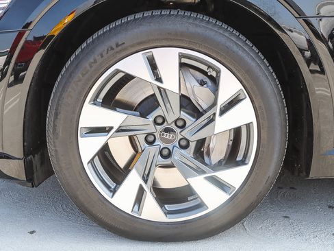 Used 2022 Audi e-tron Premium image 11