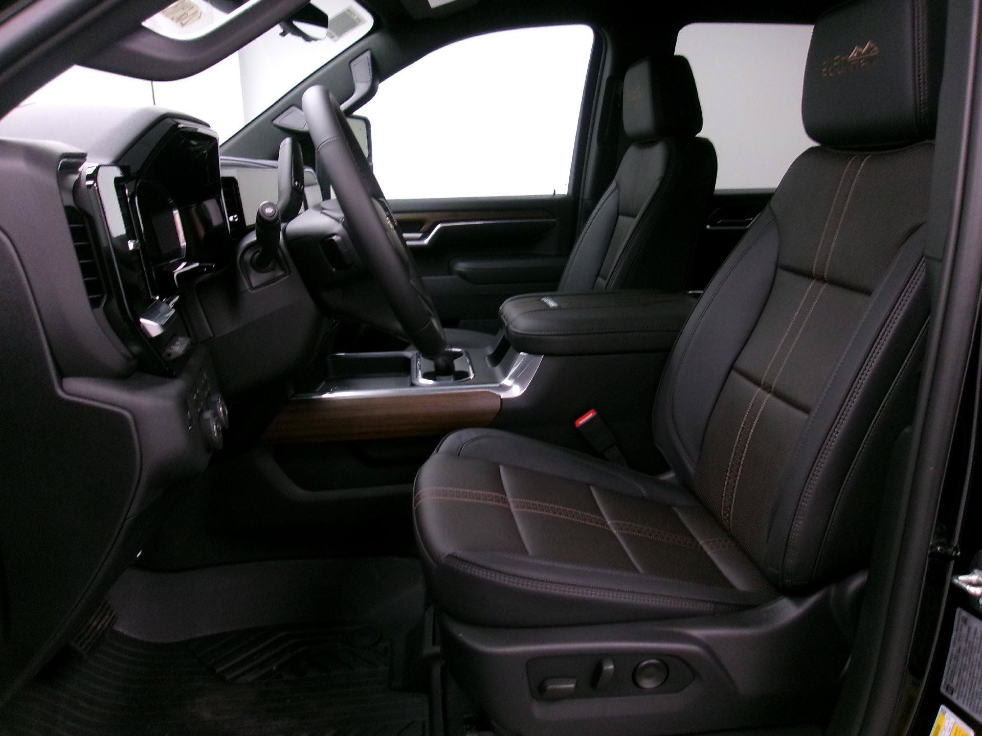 New 2026 Chevrolet Silverado 2500 High Country w/ Technology Package AWD/4WD image 9