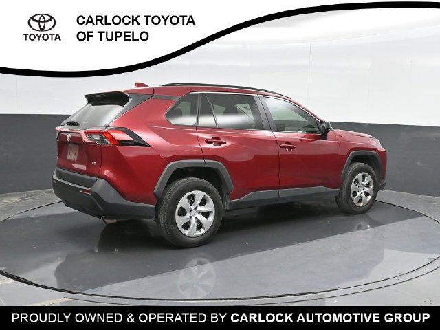 Used 2019 Toyota RAV4 LE FWD image 3