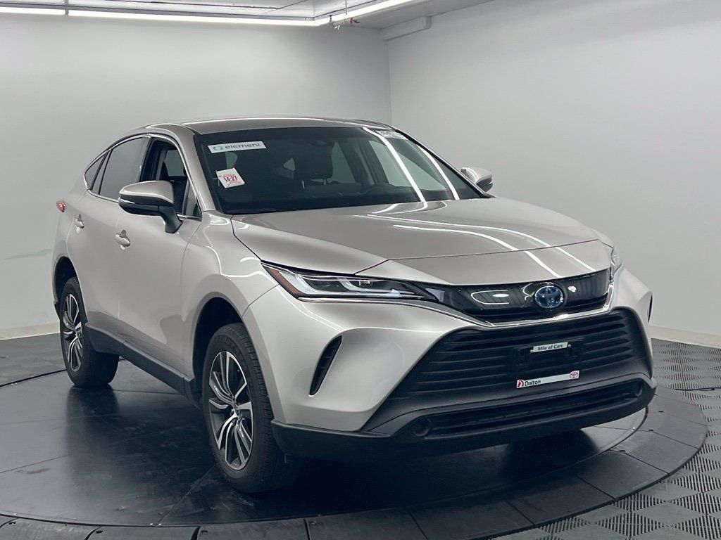 Certified 2024 Toyota Venza LE AWD/4WD image 3