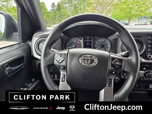 Used 2022 Toyota Tacoma TRD Off-Road AWD/4WD image 16