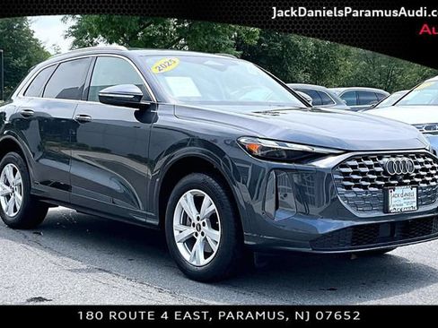 Used 2025 Audi Q5 Premium w/ Convenience Package AWD/4WD image 9