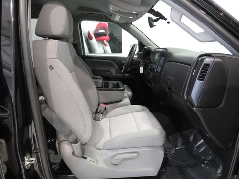 Used 2018 Chevrolet Silverado 1500 Custom w/ Custom Convenience Package AWD/4WD image 10
