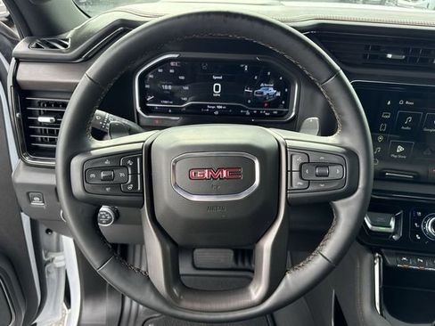 Used 2024 GMC Sierra 1500 AT4 w/ Technology Package AWD/4WD image 17