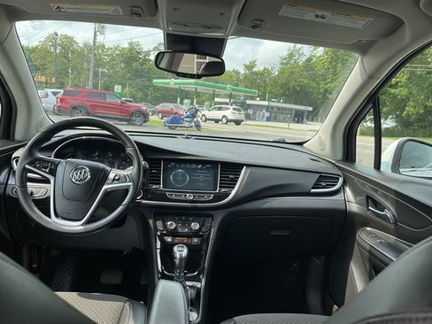 Used 2020 Buick Encore Preferred AWD/4WD image 32