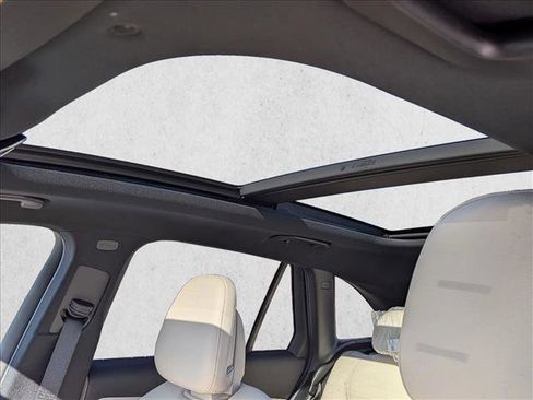 New 2026 Mercedes-Benz GLC 300 4MATIC image 14