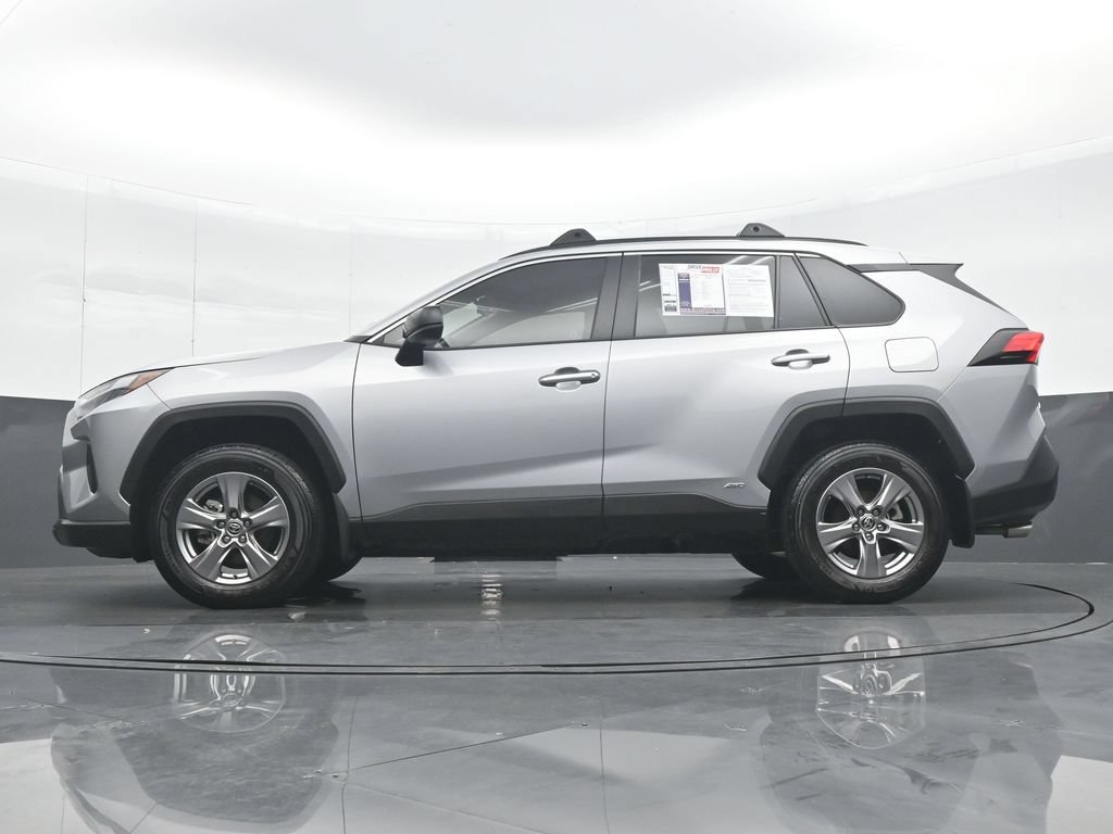 Used 2025 Toyota RAV4 LE AWD/4WD image 27