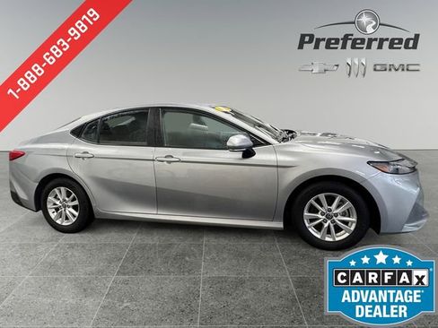 Used 2025 Toyota Camry LE FWD image 8
