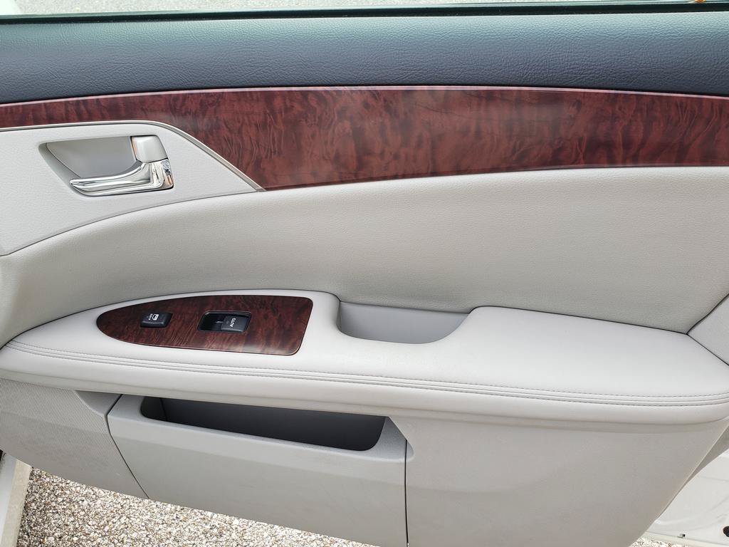 Used 2011 Toyota Avalon Limited FWD image 17