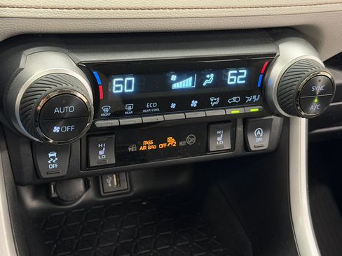 Used 2023 Toyota RAV4 XLE w/ Convenience Package image 27