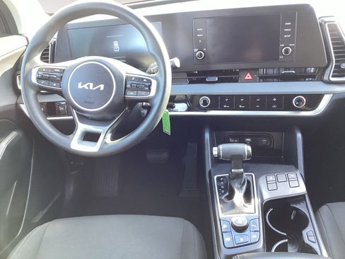 Used 2023 Kia Sportage LX image 10