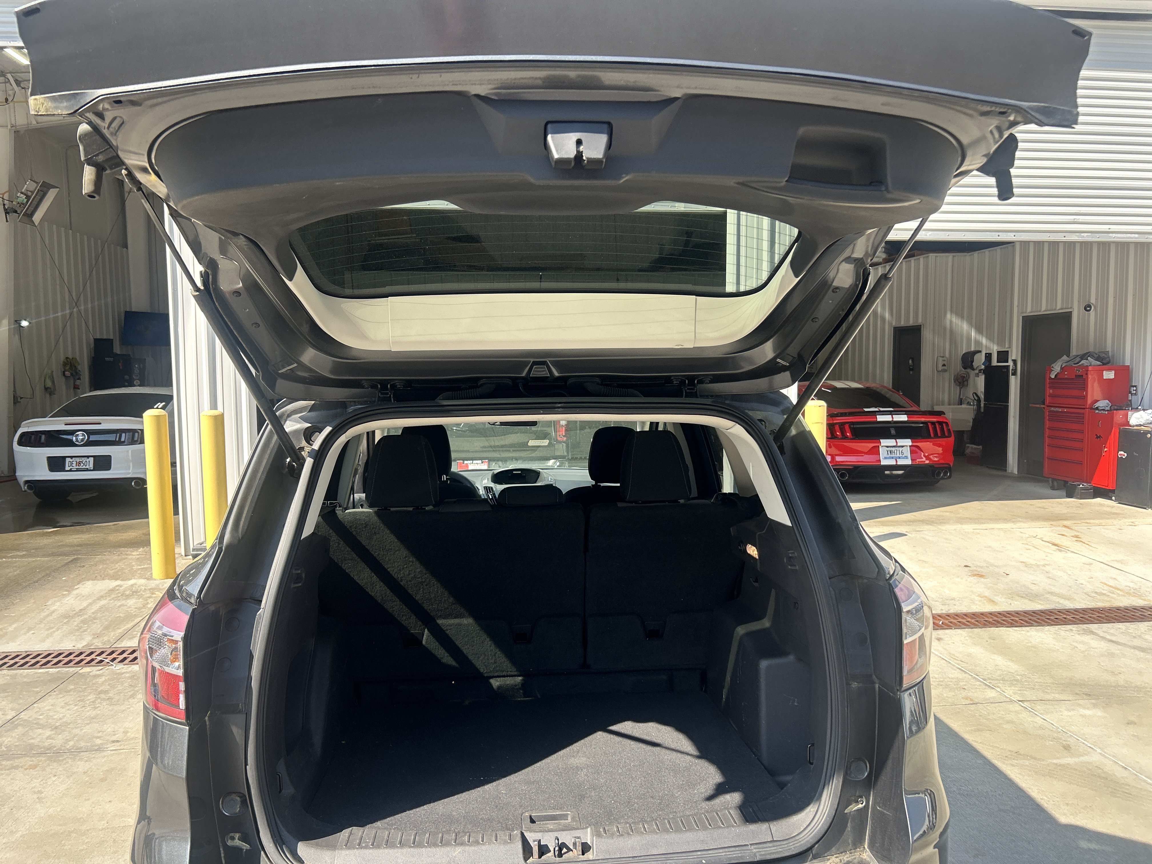 Used 2018 Ford Escape SE FWD image 37