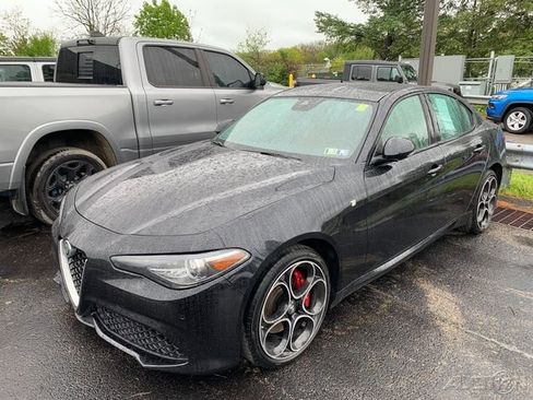 Used 2022 Alfa Romeo Giulia Ti AWD/4WD image 1
