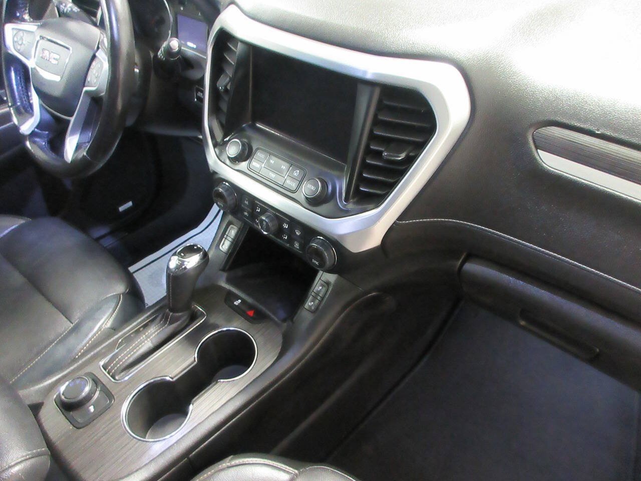 Used 2019 GMC Acadia SLT AWD/4WD image 25