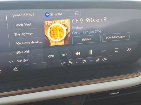 Used 2024 Buick Envision Avenir image 20