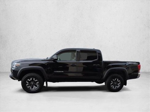 Used 2016 Toyota Tacoma TRD Off-Road w/ Towing Package RWD image 9