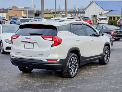 Used 2022 GMC Terrain SLT w/ Infotainment Package II image 17