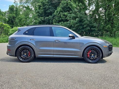 Certified 2023 Porsche Cayenne GTS AWD/4WD image 8