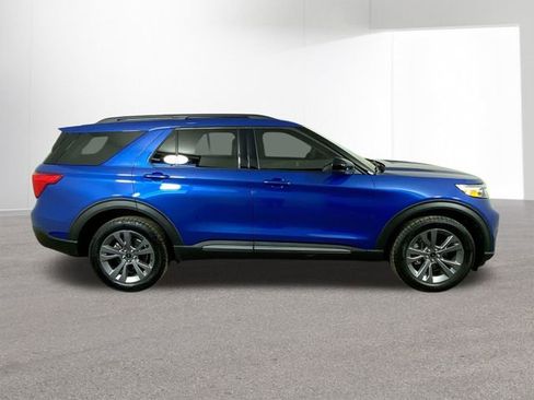 Used 2022 Ford Explorer XLT w/ Equipment Group 202A image 37