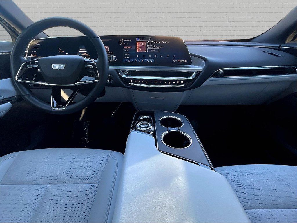 Used 2024 Cadillac Lyriq Luxury RWD image 4