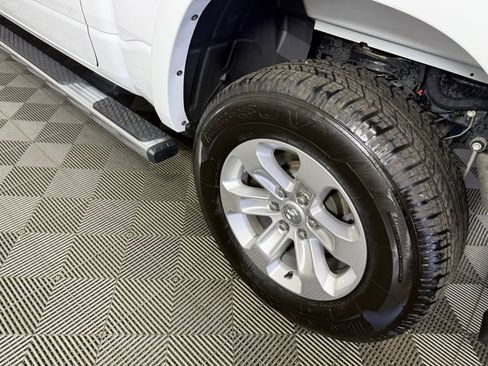 Used 2022 RAM 1500 Laramie AWD/4WD image 14
