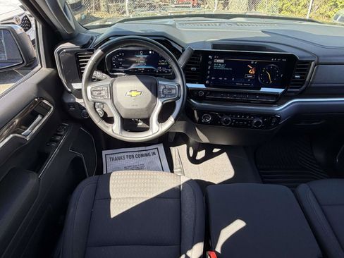 Used 2023 Chevrolet Silverado 1500 LT image 13