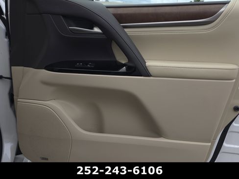 Used 2016 Lexus LX 570 4WD w/ Luxury Package image 55