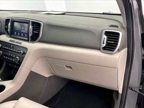 Used 2017 Kia Sportage EX image 16