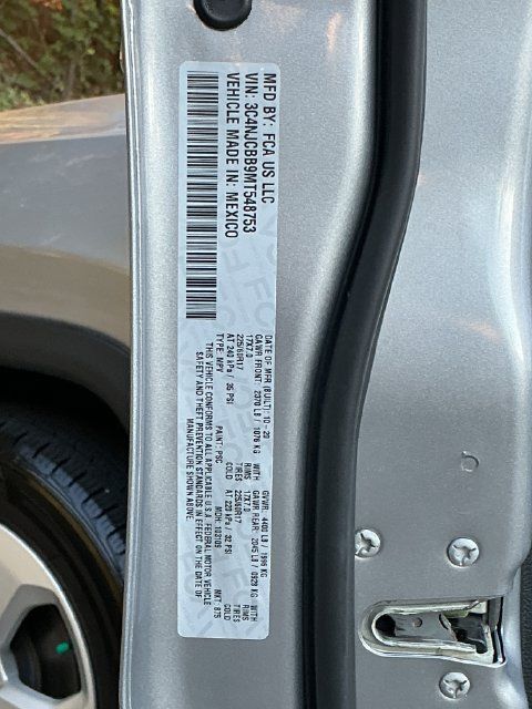 Used 2021 Jeep Compass Latitude w/ Sun and Sound Group FWD image 32