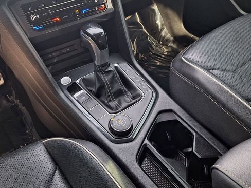 Used 2022 Volkswagen Tiguan SEL R-Line image 24