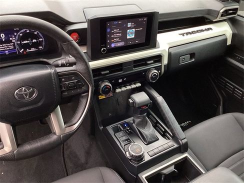 Used 2024 Toyota Tacoma TRD Sport image 27