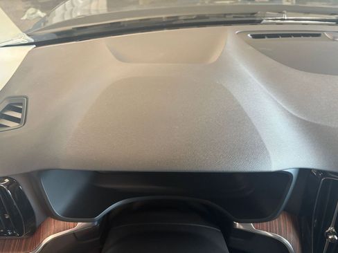 Used 2025 Volvo V60 B5 Cross Country Plus image 34