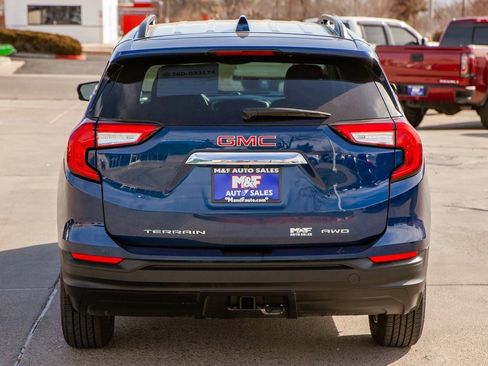 Used 2022 GMC Terrain SLE w/ Driver Convenience Package image 6