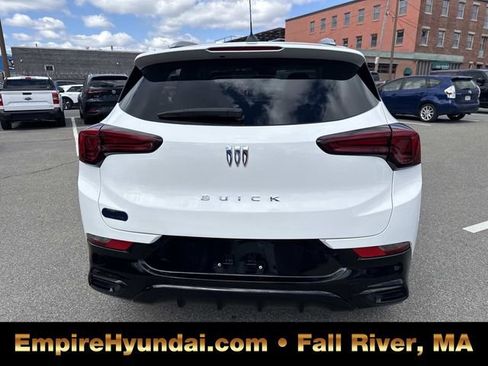 Used 2024 Buick Encore GX Sport Touring AWD/4WD image 4