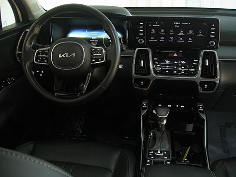 Certified 2023 Kia Sorento SX image 2