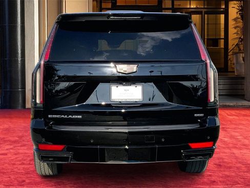 Used 2021 Cadillac Escalade Sport Platinum w/ Heavy-Duty Trailer Package image 5