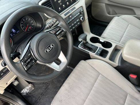 Certified 2022 Kia Sportage LX image 10