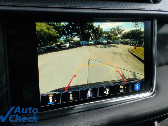 Certified 2022 GMC Yukon XL Denali w/ Denali Premium Package AWD/4WD image 27