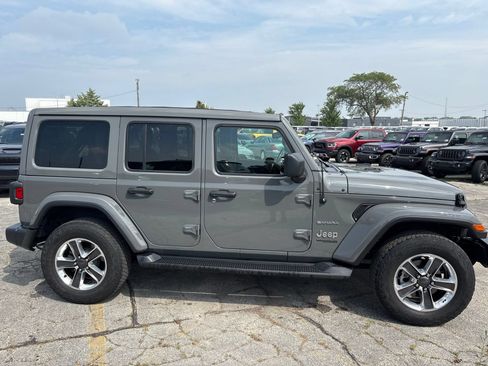 Used 2021 Jeep Wrangler Unlimited Sahara w/ Cold Weather Group AWD/4WD image 5