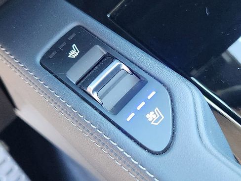 Certified 2022 Kia Telluride SX w/ SX Prestige Package image 28