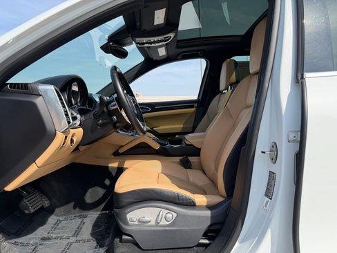 Used 2016 Porsche Cayenne S image 23