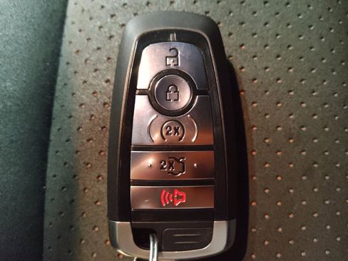 Used 2019 Ford Explorer XLT w/ Equipment Group 202A image 32