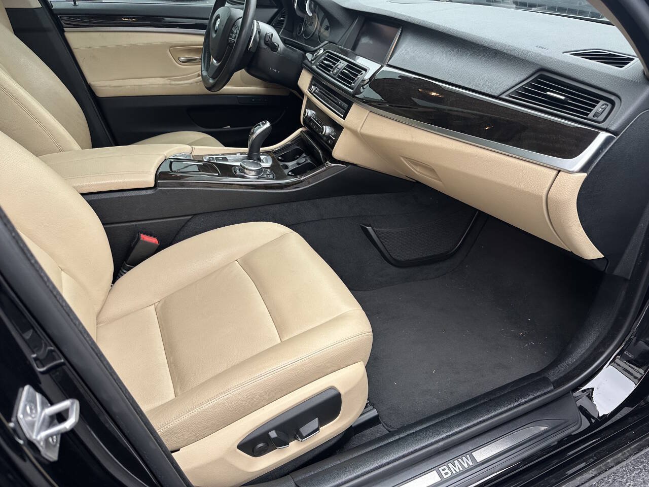 Used 2016 BMW 535i xDrive Sedan w/ Premium Package AWD/4WD image 13